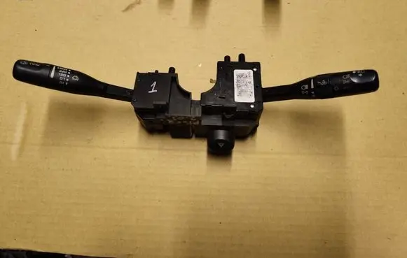 Chrysler PT Cruiser Wiper turn signal indicator stalk/switch 04671715AA