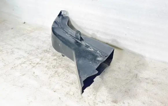 BMW 4 F32 F33 Air intake duct part 51747432628 15677210 7432628