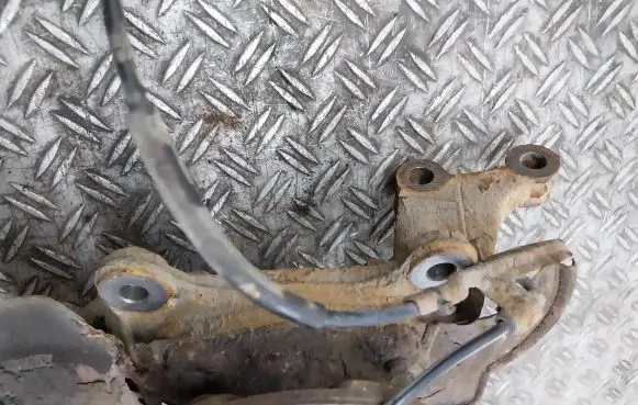 Front wheel hub