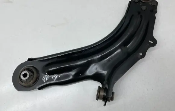 Renault Kangoo II Front lower control arm/wishbone G120 044500 8200586561