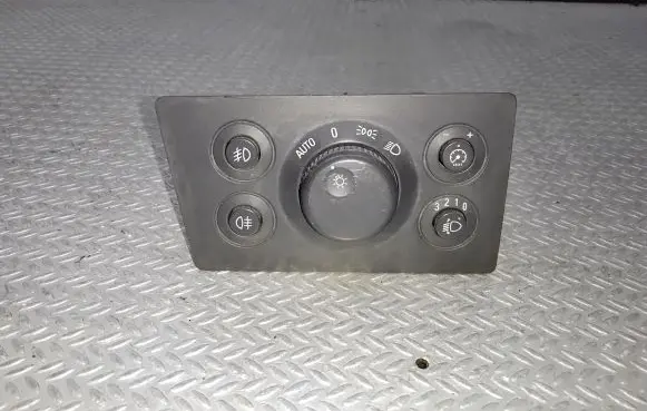 Opel Zafira B Light switch 13205868 04060100