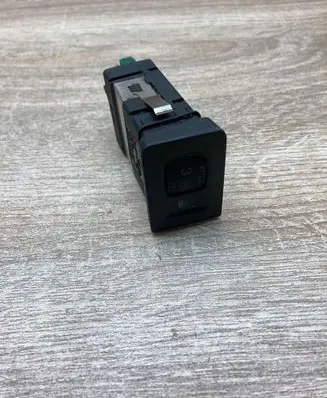 Volkswagen Golf IV Seat heating switch 1J0963563A