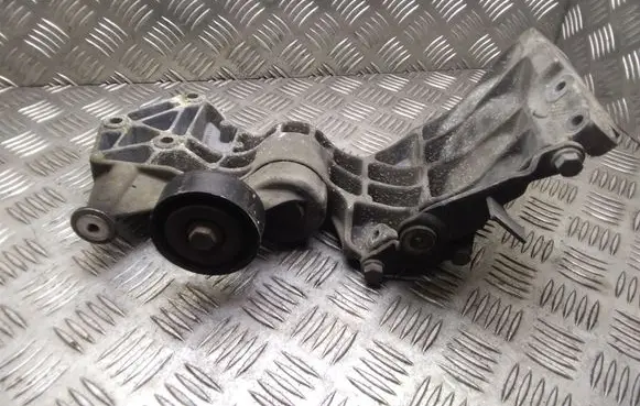Mercedes-Benz B W245 Generator/alternator bracket A6402021040