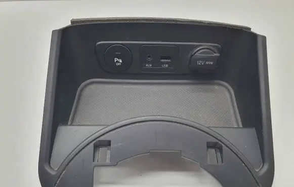 KIA Sportage USB socket connector