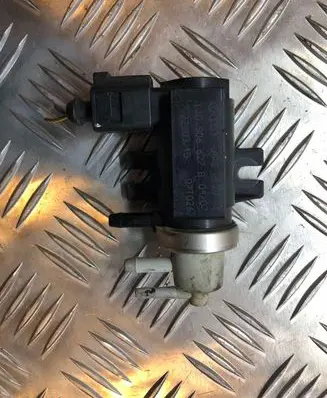 Volkswagen PASSAT B6 Turbo solenoid valve 1J0906627