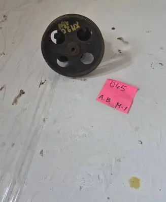 Ford Mondeo Mk III Power steering pump XS713A674BF
