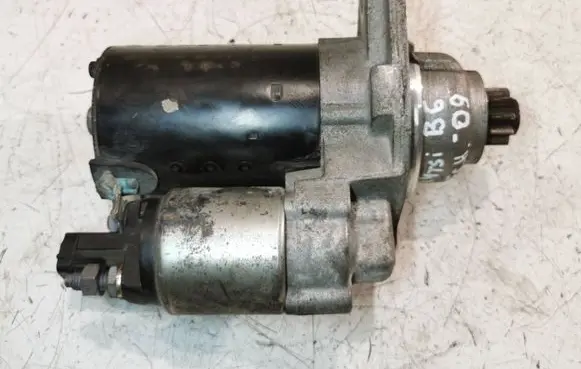 Volkswagen PASSAT B6 Starter motor 0001121408