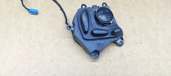 Mercedes-Benz CLS C219 Seat control switch 2118218079