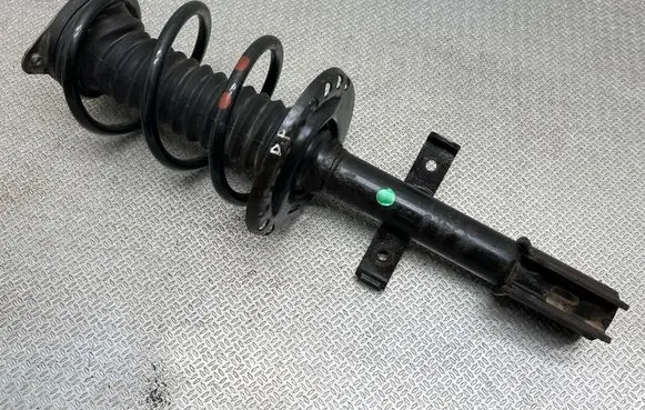 Renault Captur Front shock absorber with coil spring