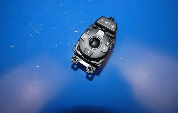 Hyundai Santa Fe Wing mirror switch 39S4861110