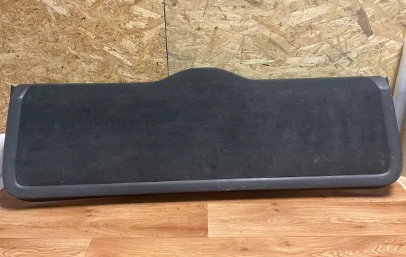 Volvo V70 Tailgate trim 