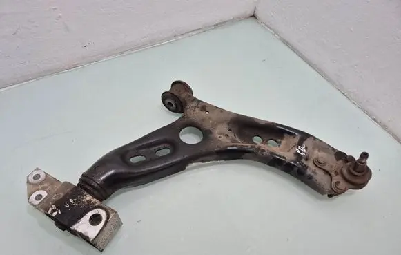 Seat Leon (1P) Front lower control arm/wishbone 