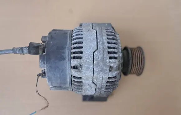 Mercedes-Benz E W124 Generator/alternator 0081549602