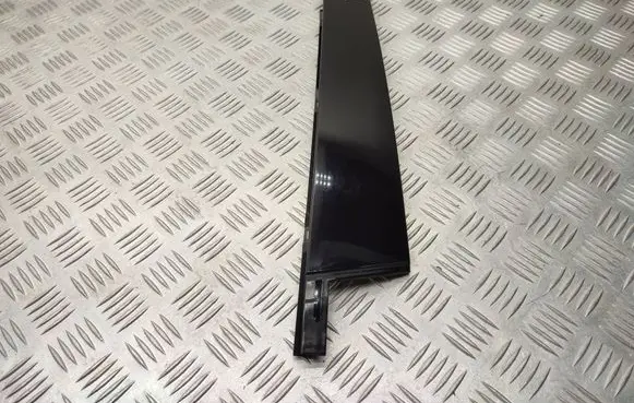 Volkswagen Touareg II Front door glass trim molding 7P6837901