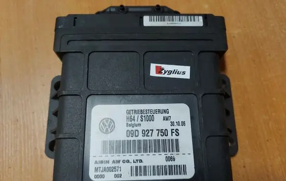 Audi Q7 4L Gearbox control unit/module 09D927750FS