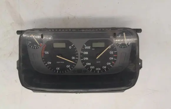 Volkswagen Golf III Speedometer (instrument cluster) 354001002
