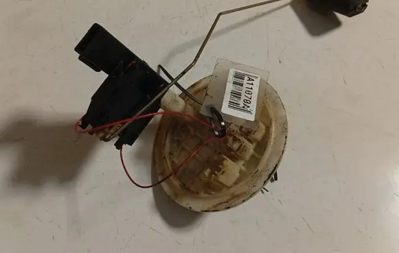 Volvo S60 Fuel level sensor 