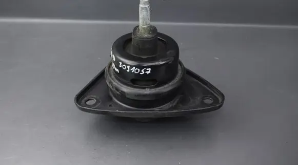 Hyundai i30 Engine mount bracket 218120Q000