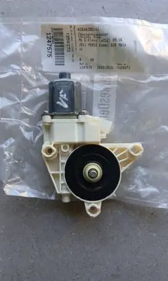 Mercedes-Benz E W212 Front door window regulator motor A2048200142