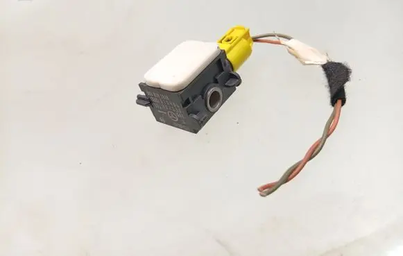 Mercedes-Benz R W251 Airbag deployment crash/impact sensor 0038202826
