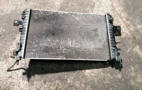 Opel Astra H Coolant radiator 13128801