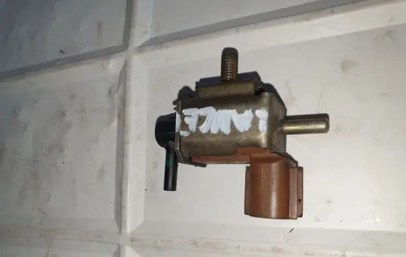 Mitsubishi Lancer Turbo solenoid valve K5T48271 5Z11