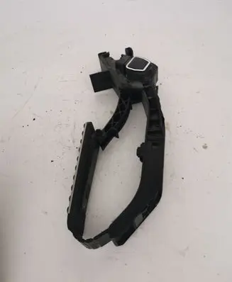 Mercedes-Benz CLK A209 C209 Accelerator throttle pedal A2033000904
