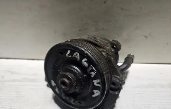 Renault Laguna I Power steering pump 7846075