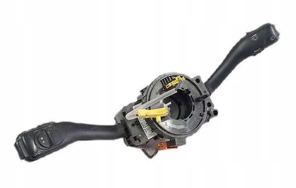 Volkswagen Golf VII Tailgate/trunk/boot open switch 