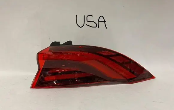 Maserati Grecale Rear/tail lights 670157330 0389650C