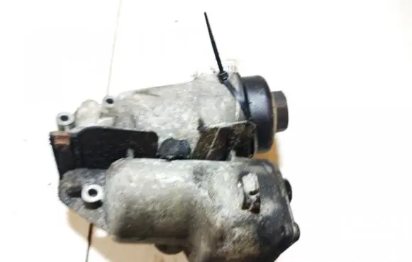 Volvo V70 Oil filter cover 08642839