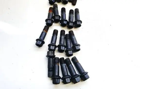 Mercedes-Benz EQB Nuts/bolts 