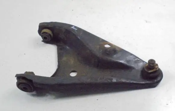 Dacia Sandero Front lower control arm/wishbone