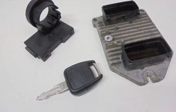 Opel Zafira A Engine ECU kit and lock set 55351703