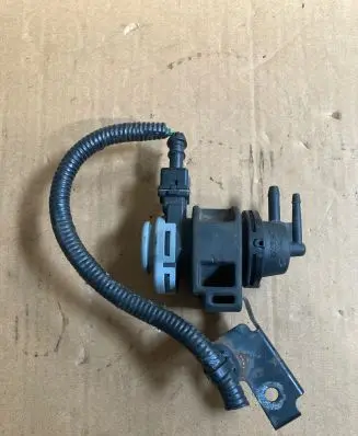 Nissan Qashqai Turbo solenoid valve 8200575400