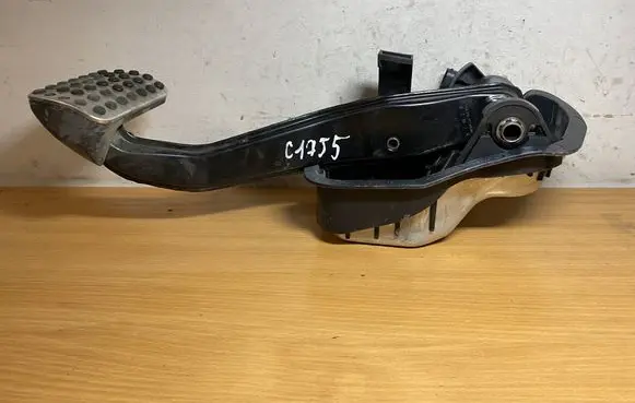 Mercedes-Benz GLC X253 C253 Brake pedal A2052920100 C1755