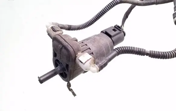 Volkswagen Caddy Windscreen/windshield washer pump 1K6955651