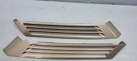 Rear air vent grill