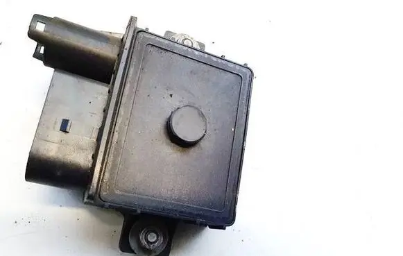 BMW 1 E81 E87 Glow plug pre-heat relay 779800003 0522120102