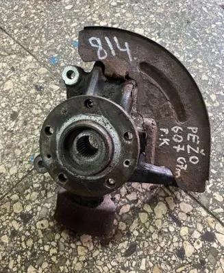 Peugeot 607 Front wheel hub