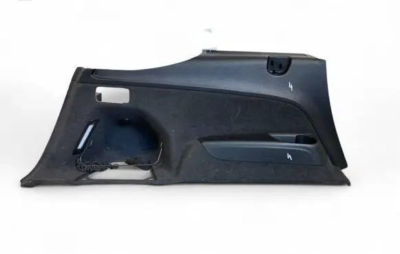 Audi Q7 4M Trunk/boot side trim panel 4M0863879F