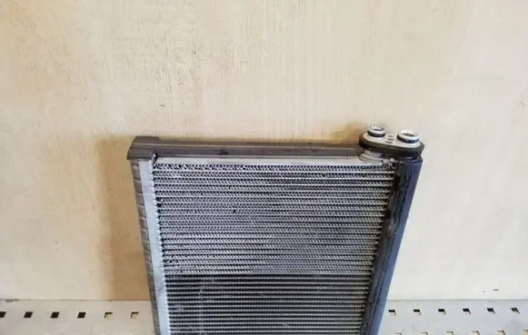 Toyota Corolla Verso E121 Air conditioning (A/C) radiator (interior) 03F25897