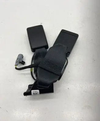 Middle seatbelt buckle (rear)