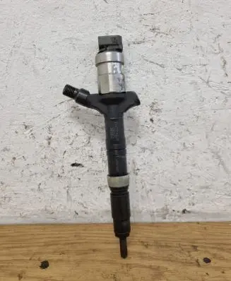 Fuel injector