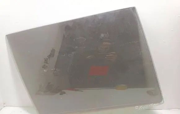 Rear door window glass