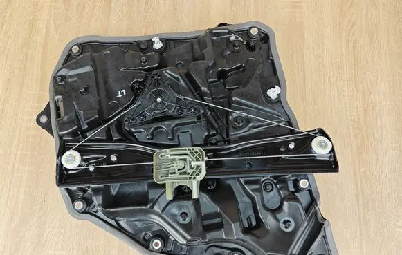 BMW 5 G30 G31 G38 Front wiper linkage and motor 4A20E25