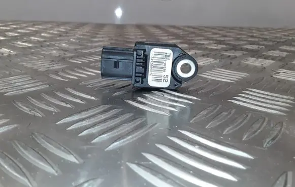 Toyota Auris E180 Airbag deployment crash/impact sensor 8983102150