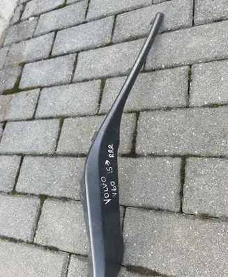 Volvo V60 Front bumper corner part panel trim 31383139RH