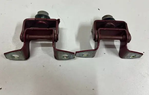 Mazda 2 Tailgate/trunk/boot hinge