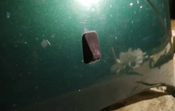 Windshield washer spray nozzle